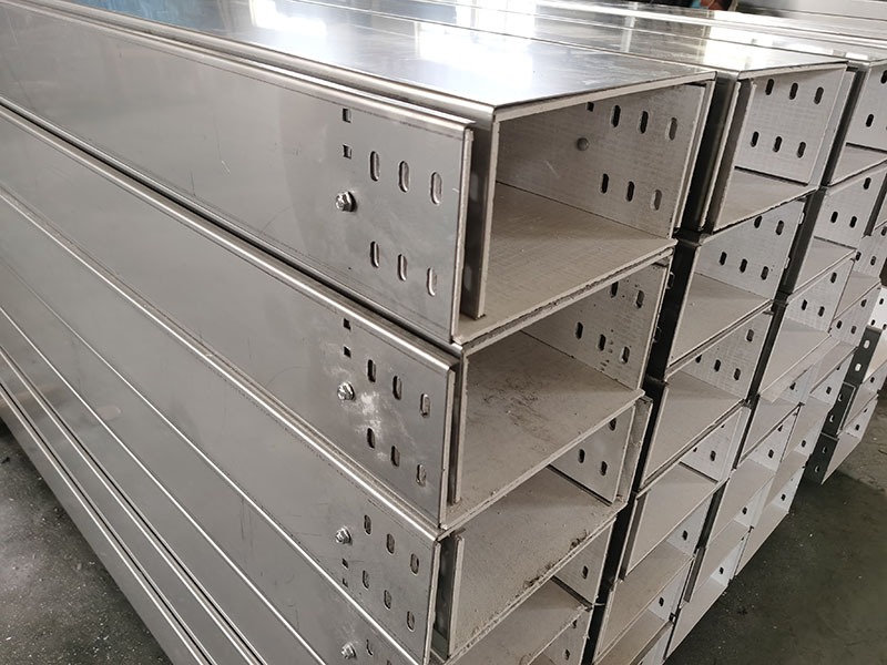 内衬耐火板桥架