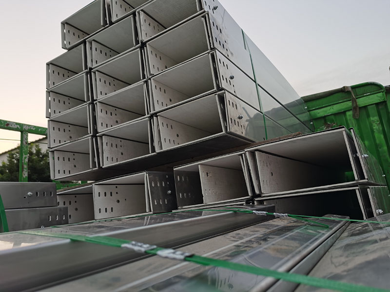 内衬耐火板桥架